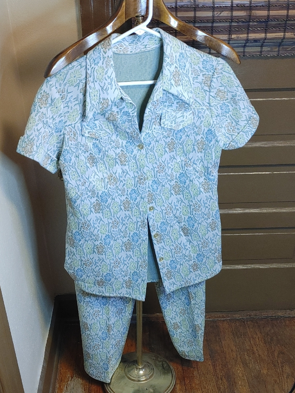 Vintage 1970's Pant Suit. Groovy, Big Collar